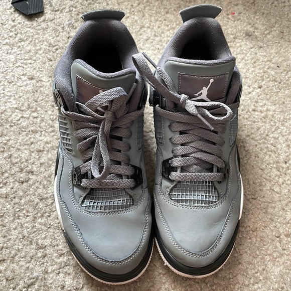 Jordan 4s Retro “Cool Grey’s” 2019. Size 7Y. Color: Grey. - Picture 1 of 5